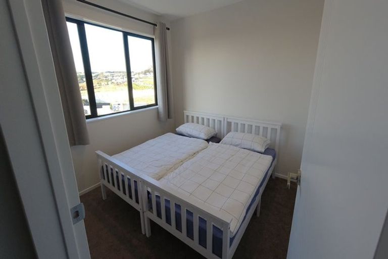 Photo of property in 8 Frontier Lane, Flat Bush, Auckland, 2019