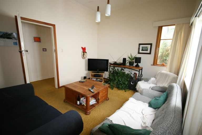 Photo of property in 17 Scarborough Terrace, Mount Victoria, Wellington, 6011