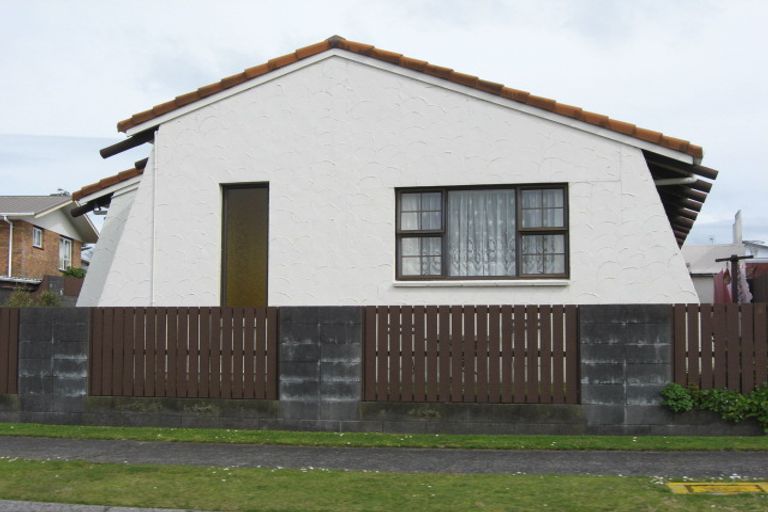 Photo of property in 9a Kauri Street, Inglewood, 4330