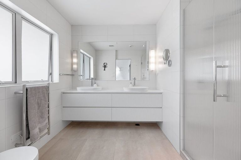 Photo of property in 1/154 Marine Parade, Mount Maunganui, 3116