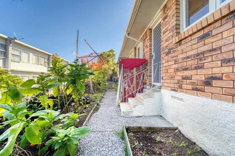 Photo of property in 1/6 Arabi Street, Sandringham, Auckland, 1041
