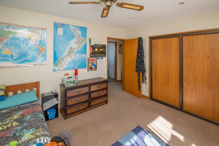 Photo of property in 276 Lake Terrace Road, Shirley, Christchurch, 8061