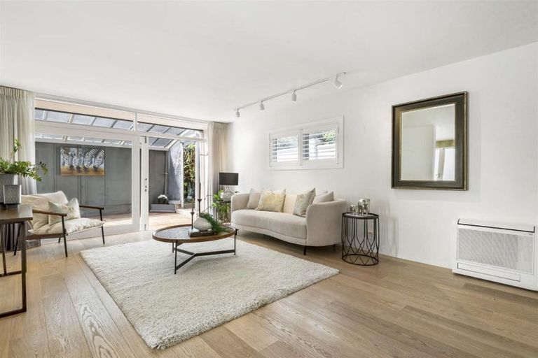 Photo of property in 13/212 Hurstmere Road, Takapuna, Auckland, 0622