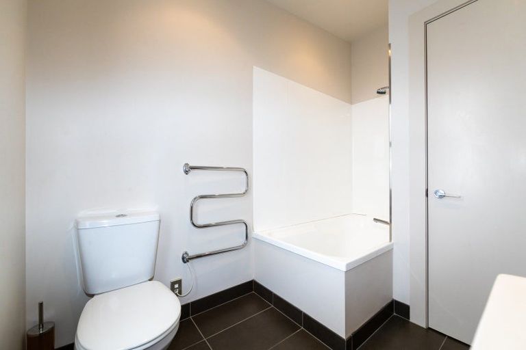 Photo of property in The Terraces, 21/9 Humber Street, Pandora, Napier, 4110