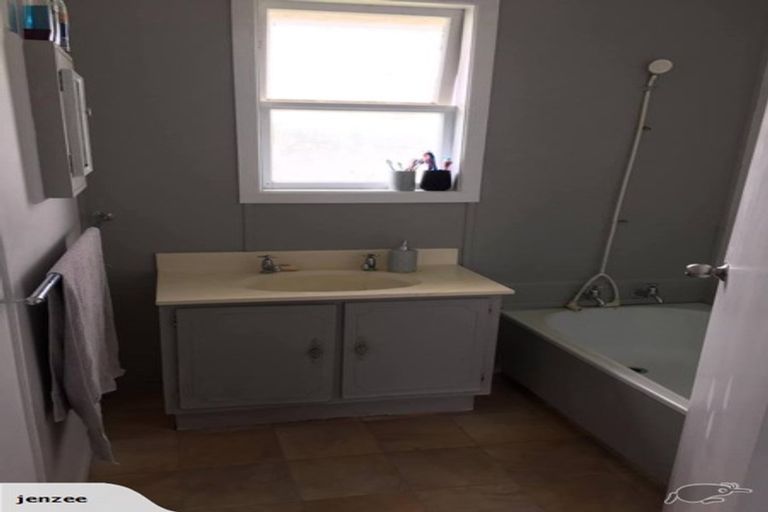 Photo of property in 1 Kiwi Street, Tokoroa, 3420