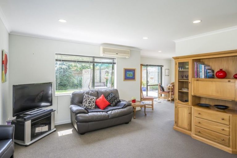 Photo of property in 1 Jeannie Way, Waikanae Beach, Waikanae, 5036