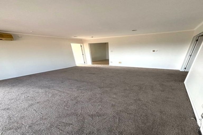 Photo of property in 14 Arrowsmith Drive, Clover Park, Auckland, 2019