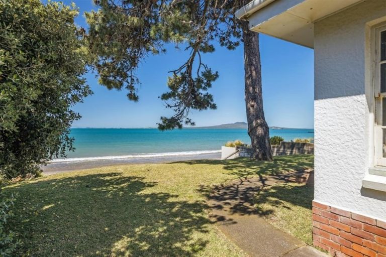 Photo of property in 35 Craig Road, Milford, Auckland, 0620
