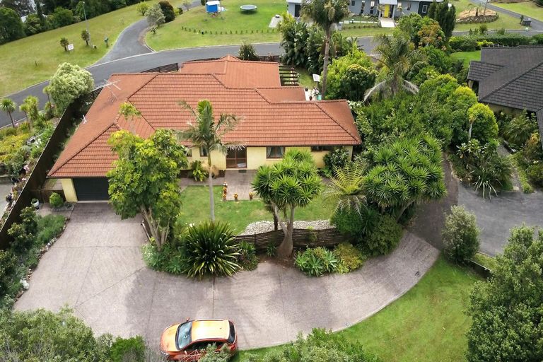 Photo of property in 33 Rarere Terrace, Kerikeri, 0230