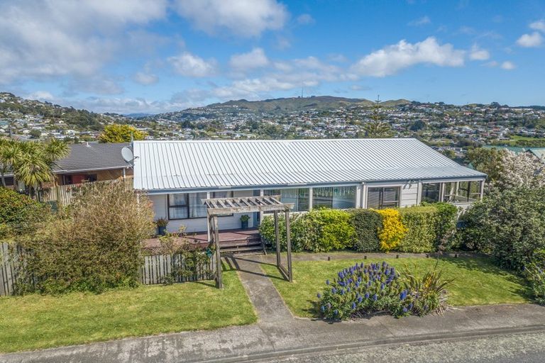 Photo of property in 12 Dominica Crescent, Grenada Village, Wellington, 6037