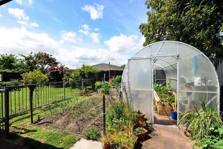 Photo of property in 21 Mangakoea Place, St Andrews, Hamilton, 3200