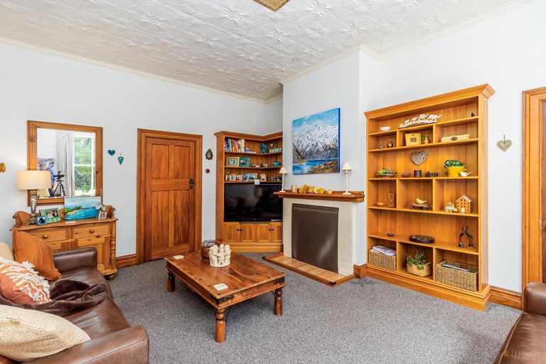 Photo of property in 22 Mckenzie Street, Geraldine, 7930