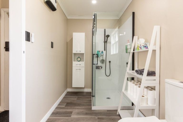 Photo of property in 33 Burgoyne Street, Woodville, 4920