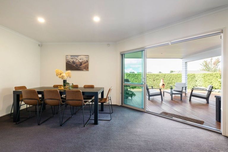 Photo of property in 107 Farnborough Drive, Grandview Heights, Hamilton, 3200