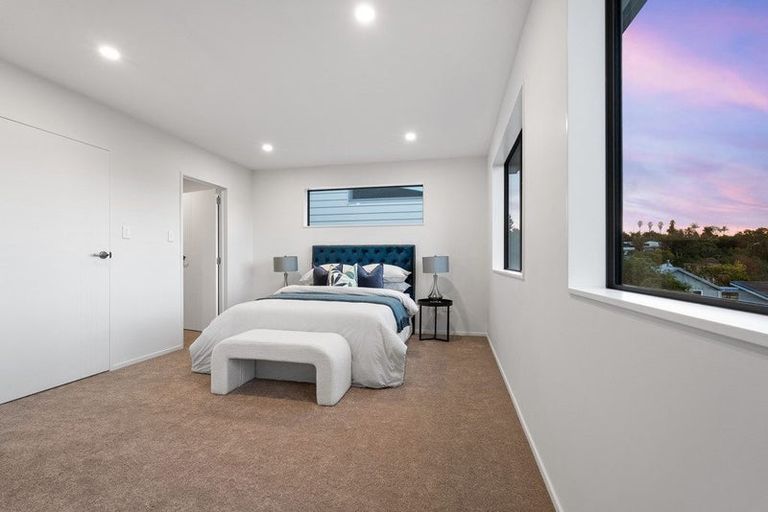 Photo of property in 144a Oaktree Avenue, Browns Bay, Auckland, 0630