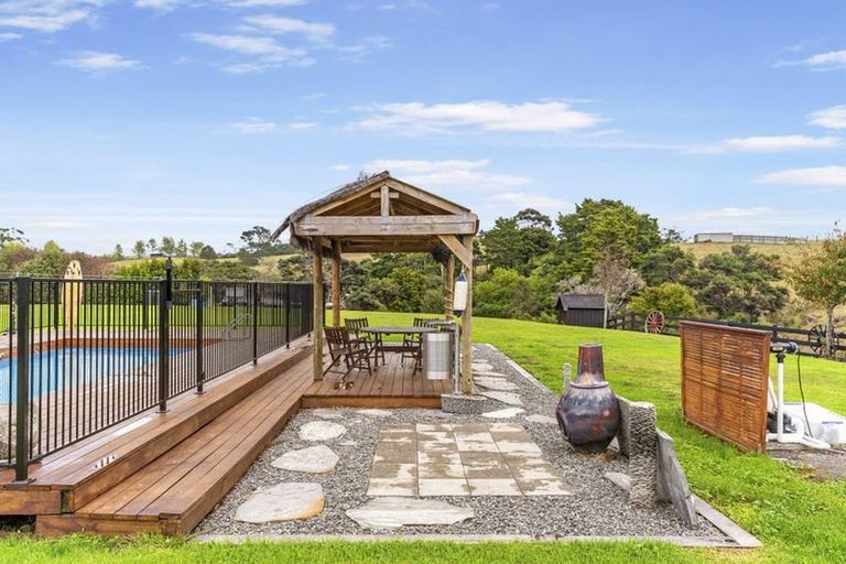 Photo of property in 104 Foster Road, Kumeu, 0891