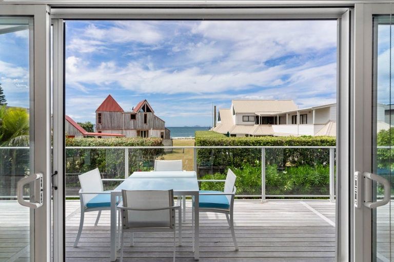 Photo of property in 28 Champion Place, Pauanui, Hikuai, 3579