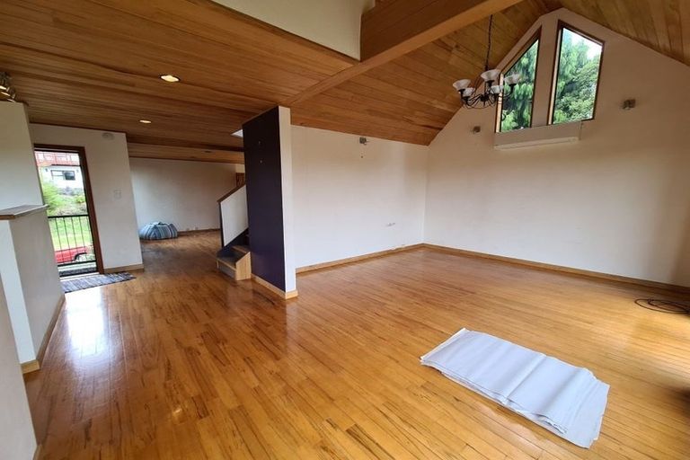 Photo of property in 9 Lindaver Grove, Merrilands, New Plymouth, 4312