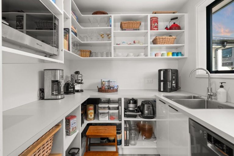 Photo of property in 18 Hass Drive, Ohauiti, Tauranga, 3112