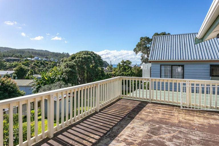 Photo of property in 104 Titiro Place, Onemana, Whangamata, 3691
