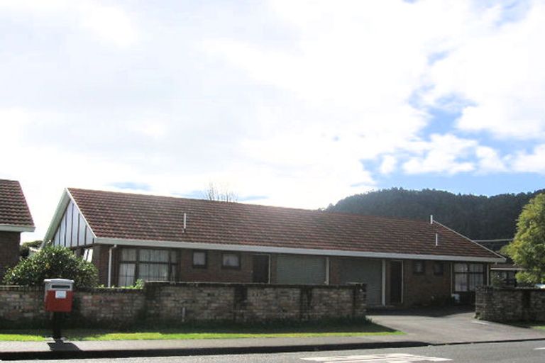 Photo of property in 11 Parahaki Street, Regent, Whangarei, 0112