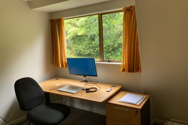 Photo of property in 95 Churton Drive, Churton Park, Wellington, 6037