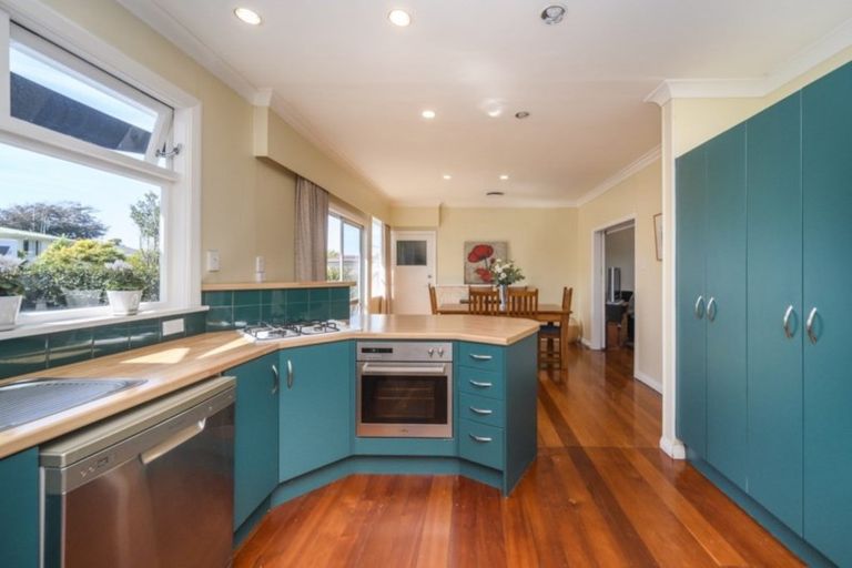 Photo of property in 9 Parata Street, Hokowhitu, Palmerston North, 4410