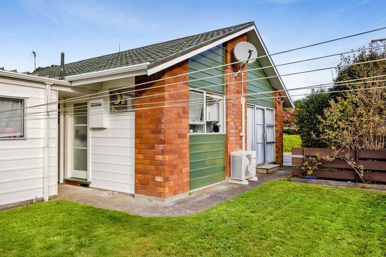 Photo of property in 16 High Street, Hawera, 4610