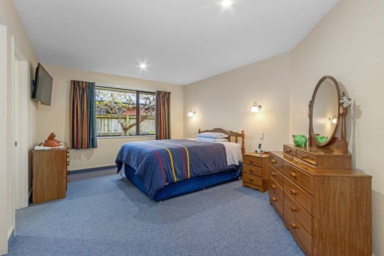 Photo of property in 21 Langley Place, Belfast, Christchurch, 8051