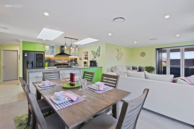 Photo of property in 14 Deans Place, Amberley, 7410