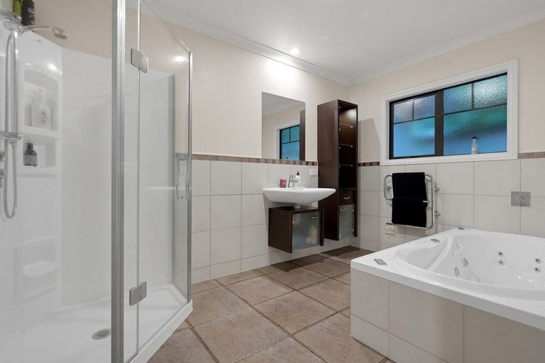 Photo of property in 241 East Coast Road, Mairangi Bay, Auckland, 0630