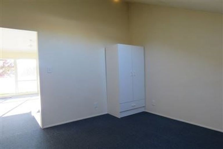 Photo of property in 2/7 Division Street, Riccarton, Christchurch, 8041