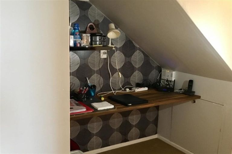 Photo of property in 15 Goddard Grove, Churton Park, Wellington, 6037