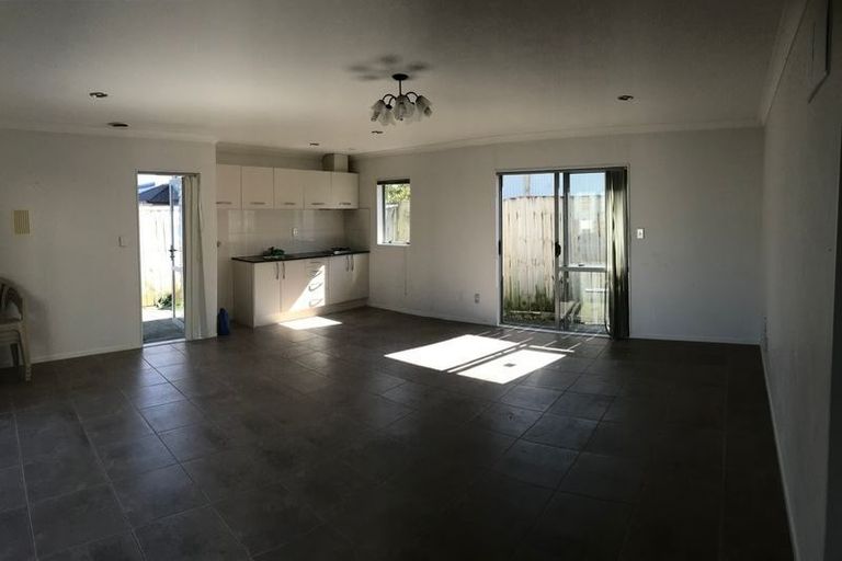 Photo of property in 10 Bushpark Place, Flat Bush, Auckland, 2016