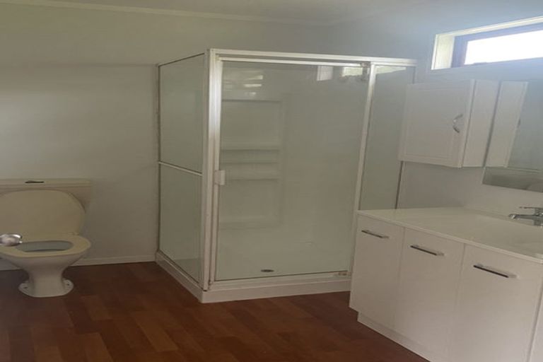 Photo of property in 109-111 Parrs Cross Road, Glen Eden, Auckland, 0612