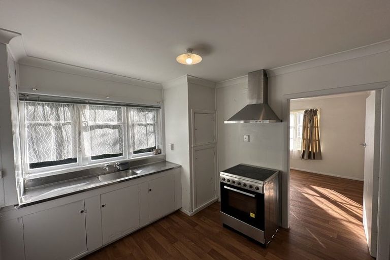 Photo of property in 8a Bledisloe Crescent, Wainuiomata, Lower Hutt, 5014