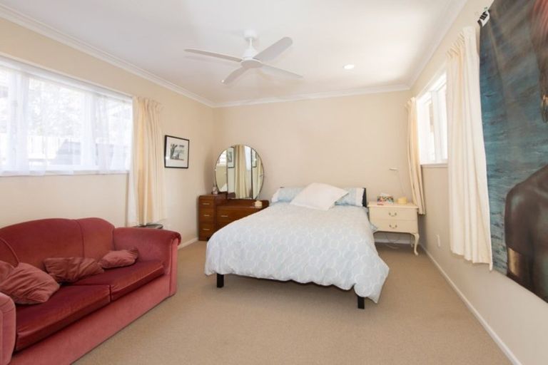 Photo of property in 21 Gladstone Road, Northcote, Auckland, 0627