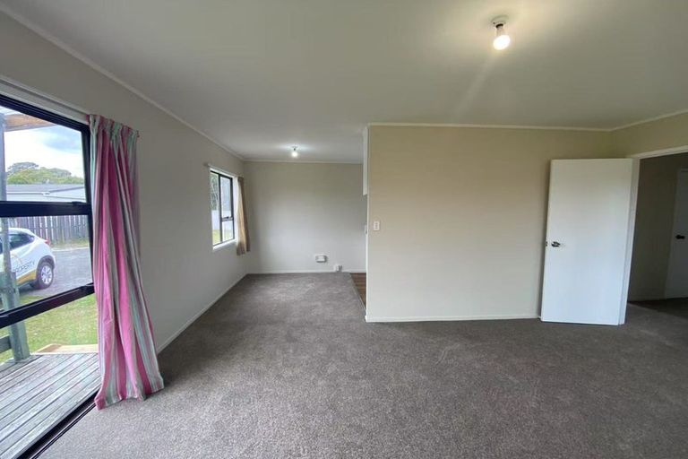 Photo of property in 2/24 Burundi Avenue, Clendon Park, Auckland, 2103