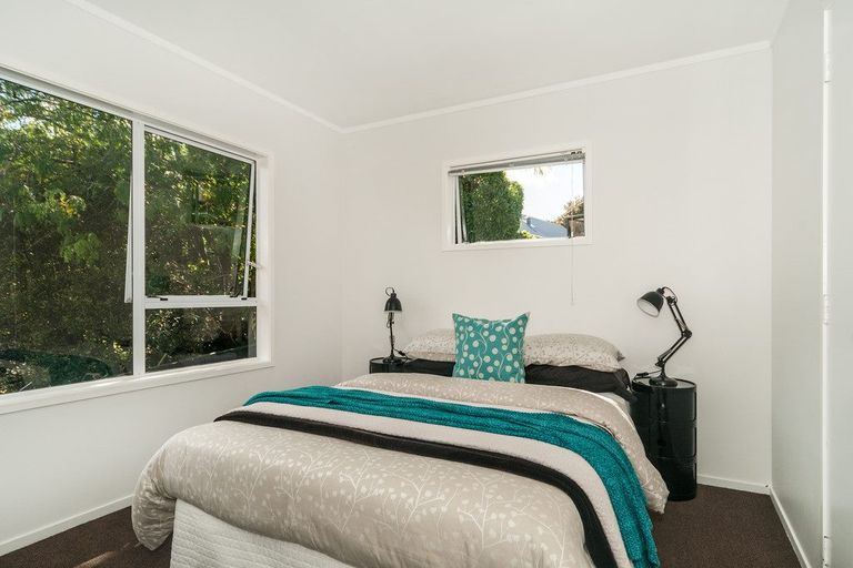 Photo of property in 24 Venus Place, Half Moon Bay, Auckland, 2012