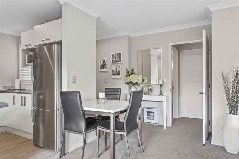 Photo of property in 3/502 Harewood Road, Harewood, Christchurch, 8051