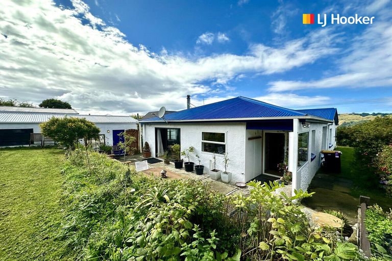 Photo of property in 1 Kowhai Street, Ravensbourne, Dunedin, 9022