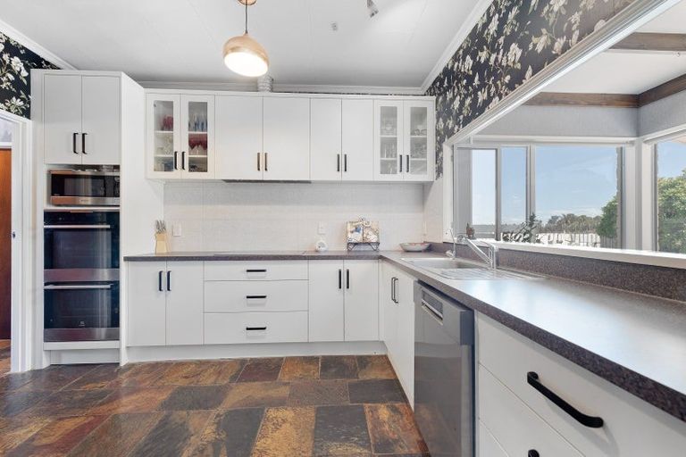 Photo of property in 146 Seaward Road, Edendale, 9825