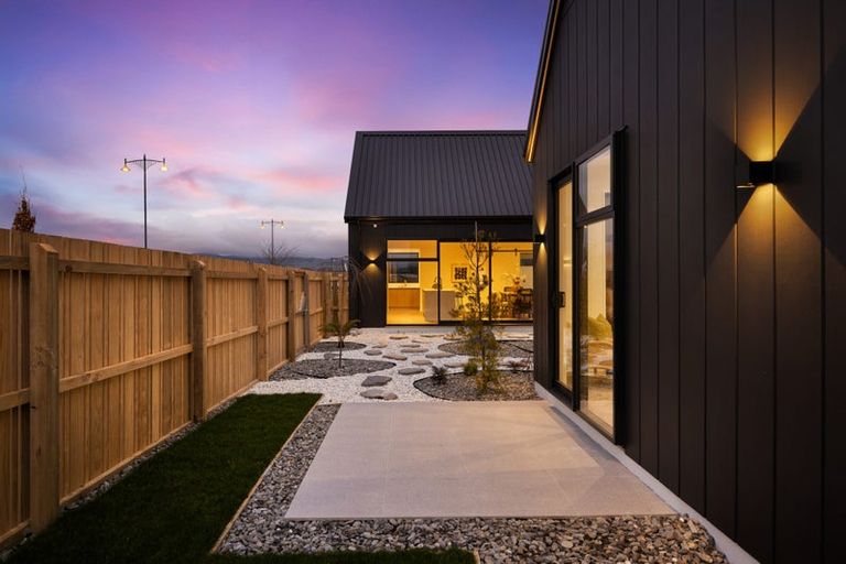 Photo of property in 2 Alan James Lane, Prebbleton, 7604