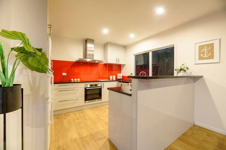 Photo of property in 1/48 Noeleen Street, Glenfield, Auckland, 0629