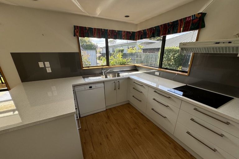 Photo of property in 2/14 Farquhars Road, Redwood, Christchurch, 8051