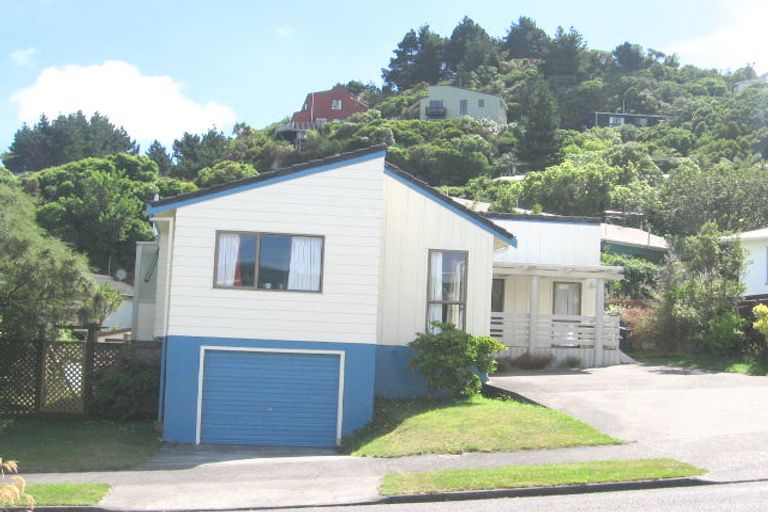 Photo of property in 6 John Witton Drive, Crofton Downs, Wellington, 6035