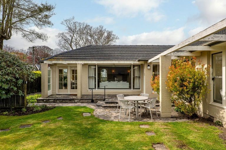 Photo of property in 6a Makora Street, Fendalton, Christchurch, 8041