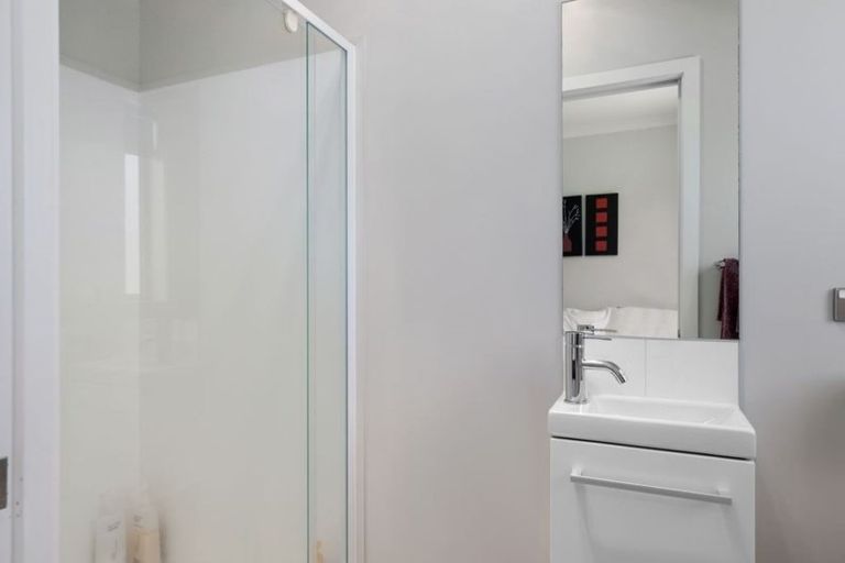 Photo of property in 92 Farringdon Avenue, Rototuna North, Hamilton, 3210