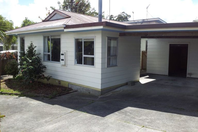 Photo of property in 28 Glynnbrooke Street, Te Atatu South, Auckland, 0610