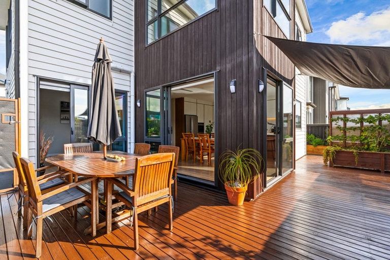 Photo of property in 38 Craigs Way, Hobsonville, Auckland, 0616